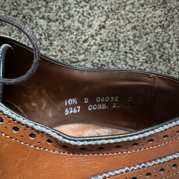 Allen Edmonds Tan Oxford Leather Shoes with Broguing - Picture 6 of 8